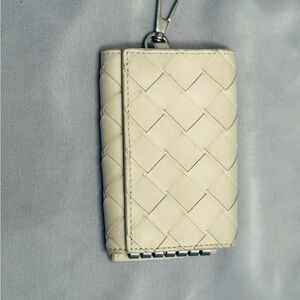 Bottega Venetta Intrecciato Key Case in Mushroom White